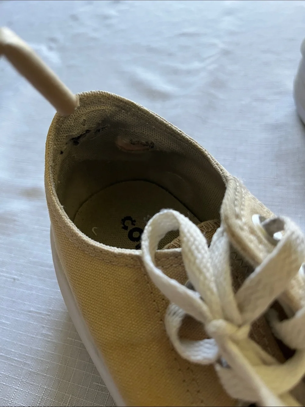 Converse Chuck Taylor Casual Canvas Lace-Up Sneakers in Light Tan Size 8